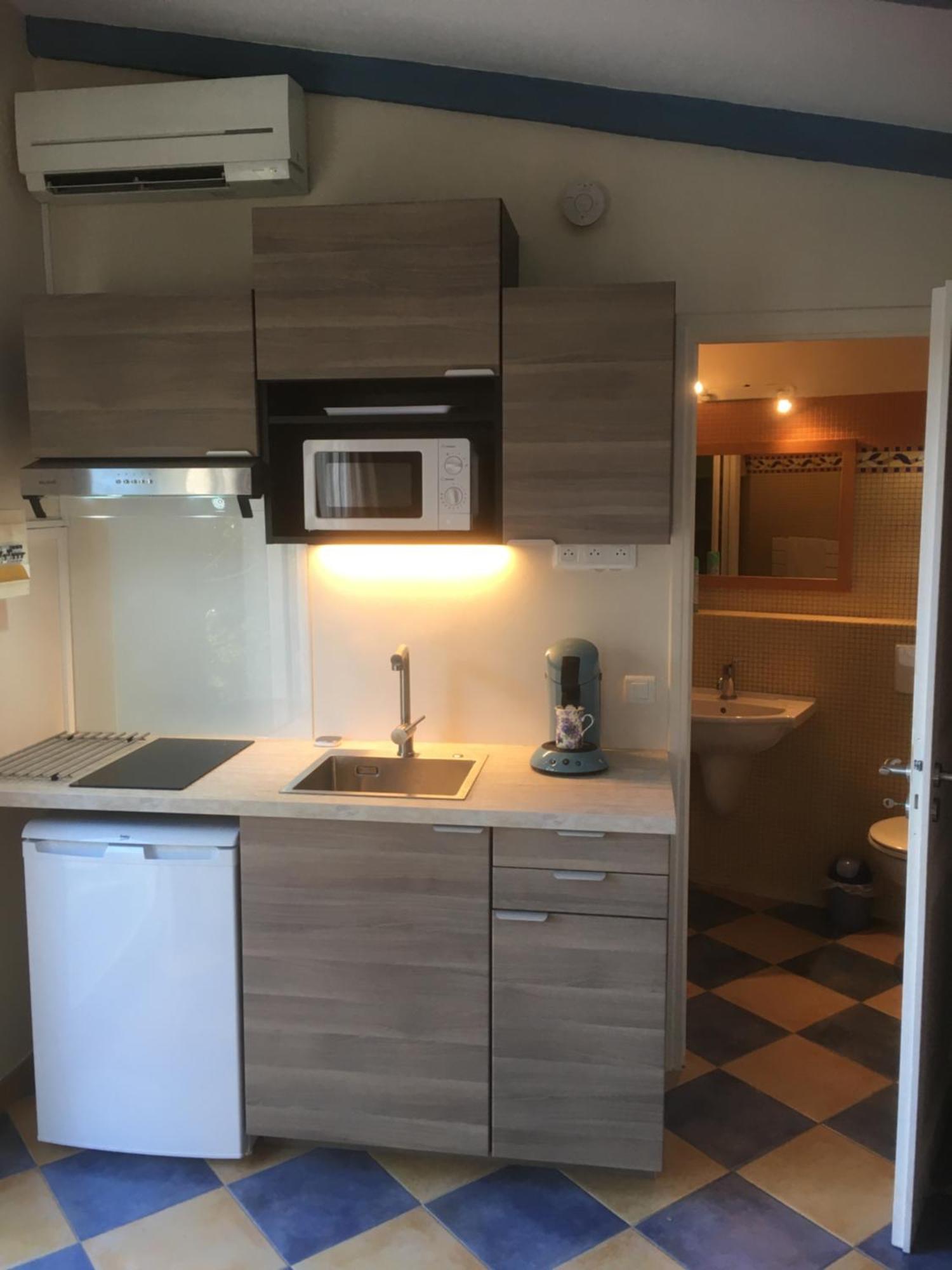 Studio Chez Charles Et Marie, Independant De La Maison, Acces Piscine, Tres Calme, Рокфор Ле Па Екстериор снимка